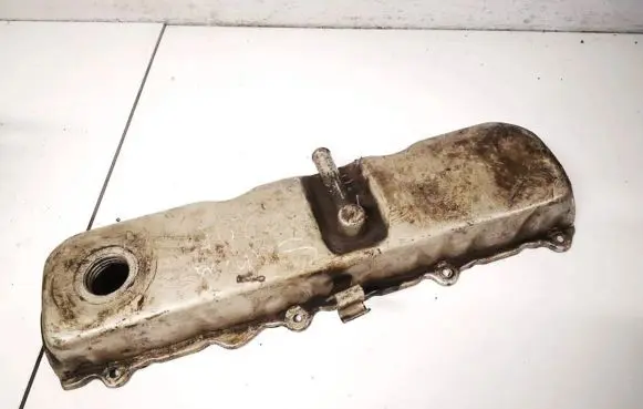 Nissan Sunny Rocker cam cover 