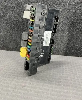 Mercedes-Benz E W211 Fuse module 2115458501 A2115458501 5DK008047