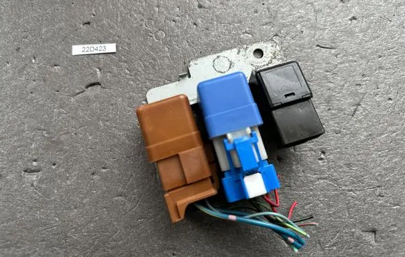 Nissan King Cab, Navara Other relay 2523079964 2523079981
