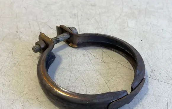 Audi Q2 - Muffler pipe connector clamp 5Q0253725H