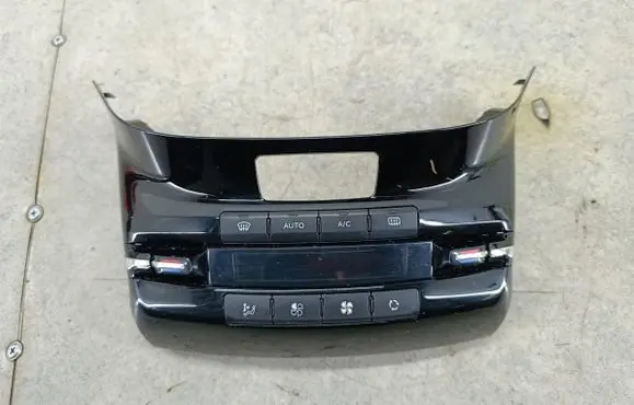 Peugeot 2008 I Climate control/heater control trim E1063150