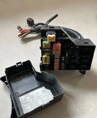 Volvo S40, V40 Fuse box set 30864820 72544639