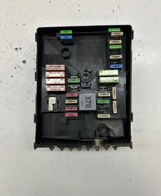 Volkswagen Golf V Fuse module 1K0937125A