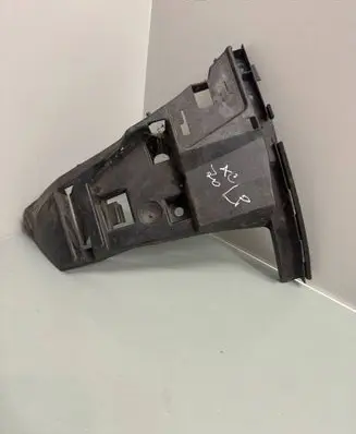 Volvo XC70 Front bumper mounting bracket 09484270
