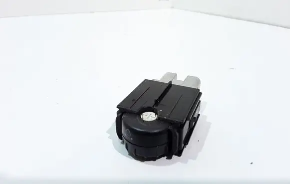 Toyota Yaris Headlight level height control switch