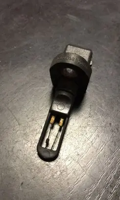 Audi A4 S4 B5 8D Intake air temperature sensor 058905379