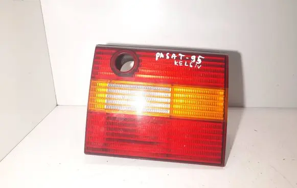Volkswagen PASSAT B4 Rear/tail lights 3A9945108