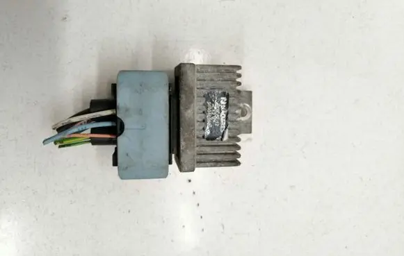 Glow plug pre-heat relay