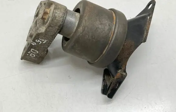 Engine mount bracket