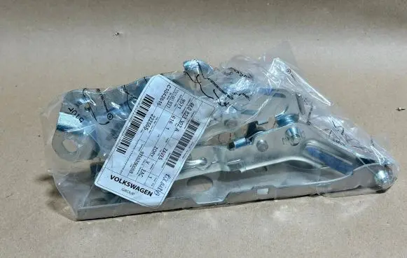 Audi A6 S6 C8 4K Tailgate/trunk/boot hinge 4K0823302A 14524