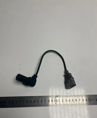 Volkswagen Touareg I Crankshaft position sensor 0261210