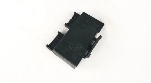 Volkswagen PASSAT B4 Tail light bulb cover holder 3A9945259