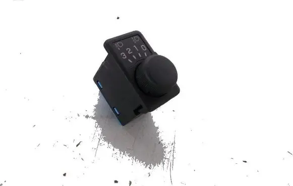 Nissan Primera Headlight level height control switch 