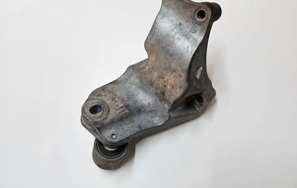 Ford Mustang VI Engine mounting bracket FR3C6037CA X05302A