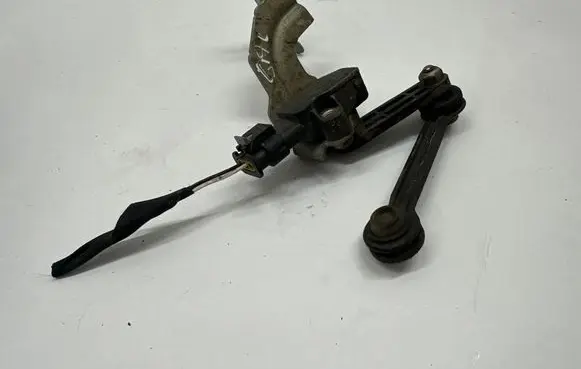 Mercedes-Benz EQA Rear height level sensor lever A0009059413