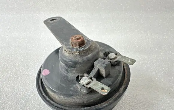 Mercedes-Benz CLK A209 C209 Horn signal 0045427720