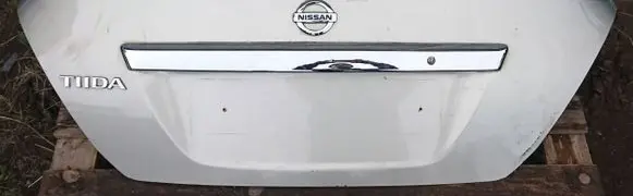 Nissan Tiida C11 Truck tailgate 