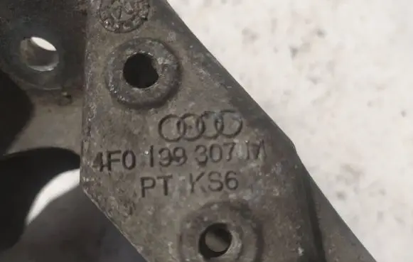 Audi A6 S6 C6 4F Engine mounting bracket 4F0199307M