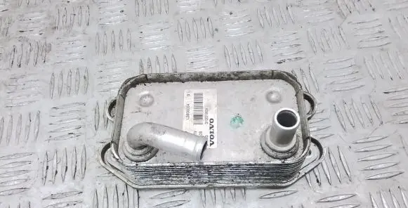 Volvo S60 Engine oil radiator 31201909