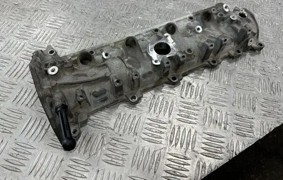 Rocker cam cover
