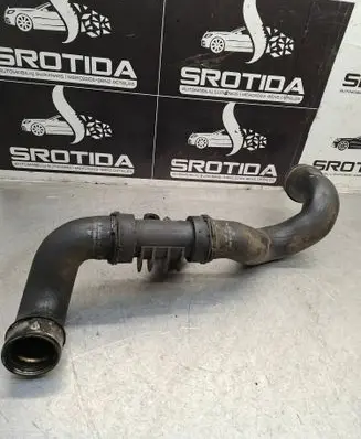 Mercedes-Benz C W203 Intercooler hose/pipe A2035200095