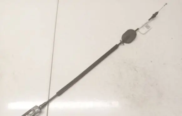 Volkswagen Golf Plus Front door cable line 
