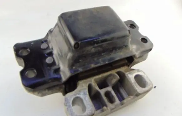 Volkswagen Polo VI Engine mount vacuum valve 