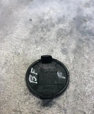 Volkswagen Jetta VI Front tow hook cap/cover