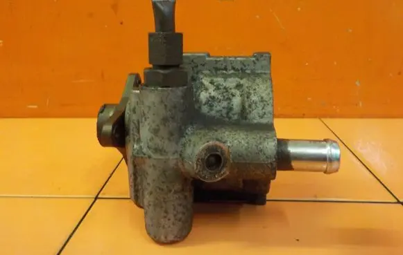 Renault Koleos I Power steering pump 12MB34 2632B2B25838453D8F