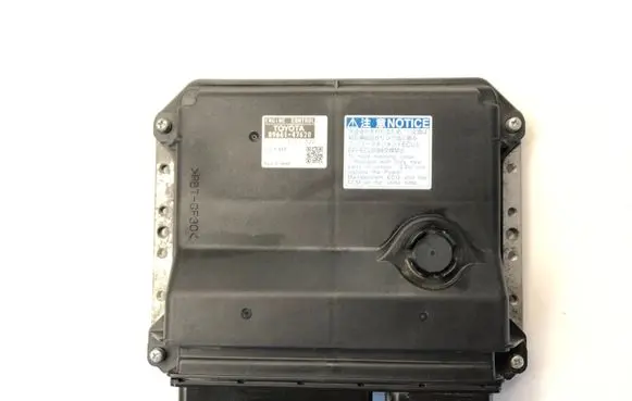Toyota Prius+ (ZVW40) Engine control unit/module 8966147620 2756004110