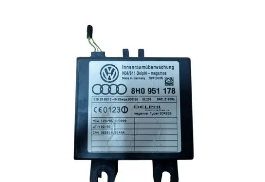 Audi A4 S4 B7 8E 8H Alarm control unit/module 8H0951178 36591032149A