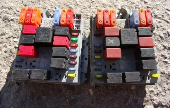 Alfa Romeo 147 Fuse box set 51742420