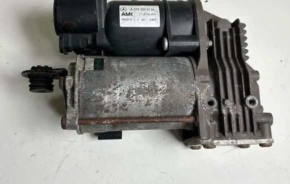 Mercedes-Benz S W222 Air suspension compressor/pump A0993200104