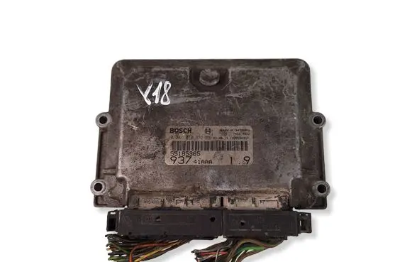 Alfa Romeo 147 Engine control unit/module 55185365 0281010332