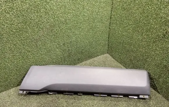 Renault Master III Trim molding 682113679R 00234714