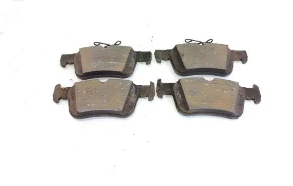Ford Kuga II Brake pads (rear) 