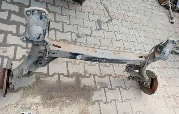 Volkswagen Golf VII Rear axle beam 