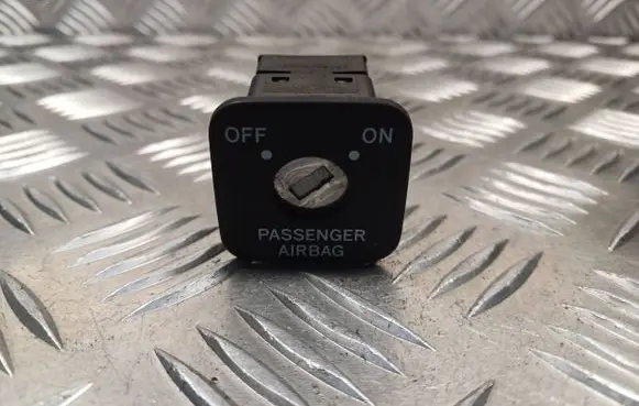 Toyota Yaris Passenger airbag on/off switch 1593M11