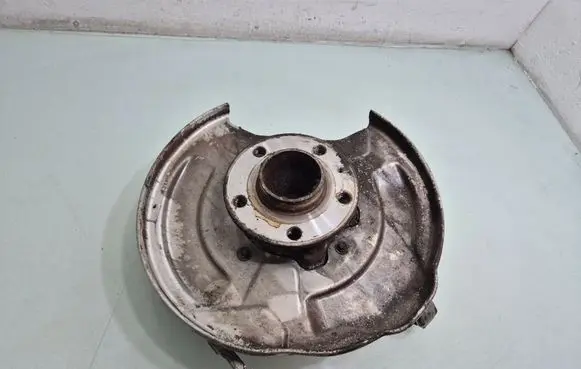 Volvo S60 Rear wheel hub 