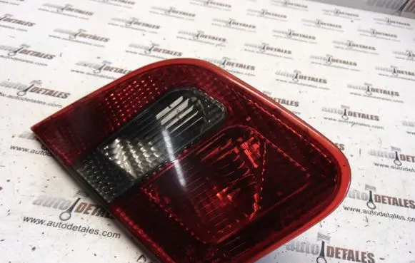 Mitsubishi Carisma Tailgate rear/tail lights 151207