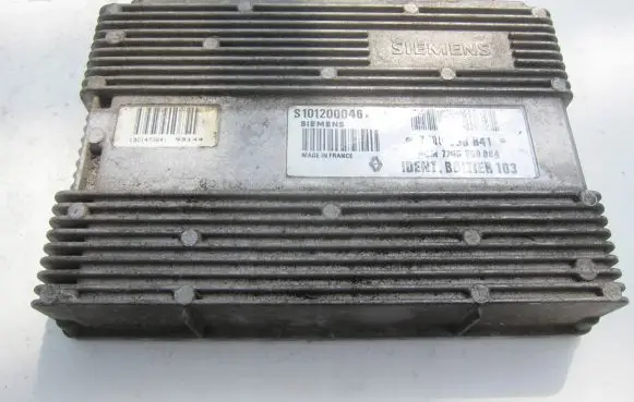 Renault 19 Engine control unit/module 7700850841 7700850084