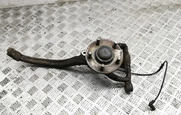 Chrysler 300 - 300C Front wheel hub