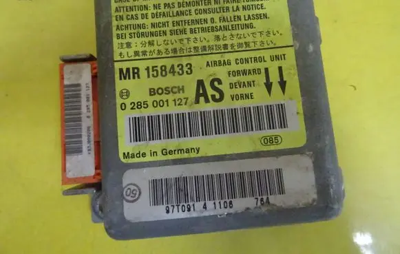 Mitsubishi Carisma Airbag control unit/module MR158433 0285001127