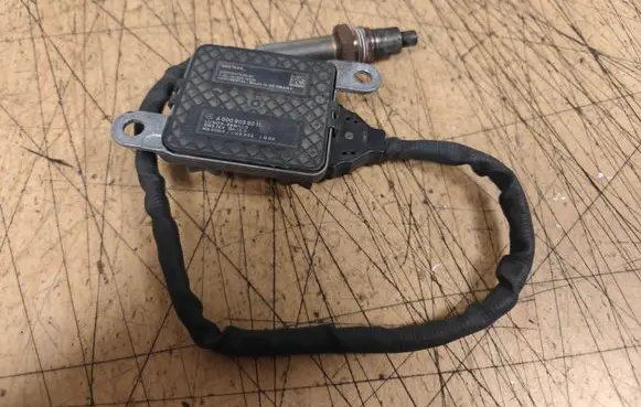 Mercedes-Benz E W213 Lambda probe sensor A0009058011