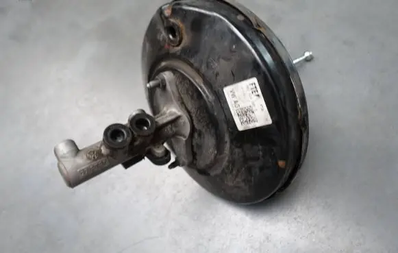 Audi A1 Brake booster 6R1614105E