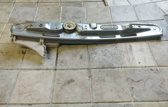 Opel Vectra C Front window lifting mechanism without motor 24451522 990094102