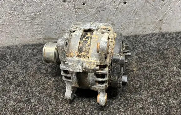 Volkswagen Tiguan Generator/alternator 05E903027B