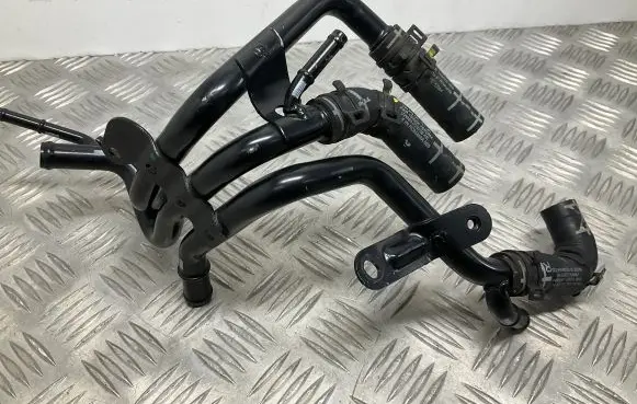 Audi Q2 - Engine coolant pipe/hose 04L121064AE 04L121101 04L121051