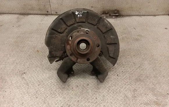Skoda Octavia Mk2 (1Z) Front wheel hub spindle knuckle