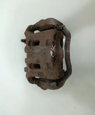 Front brake caliper